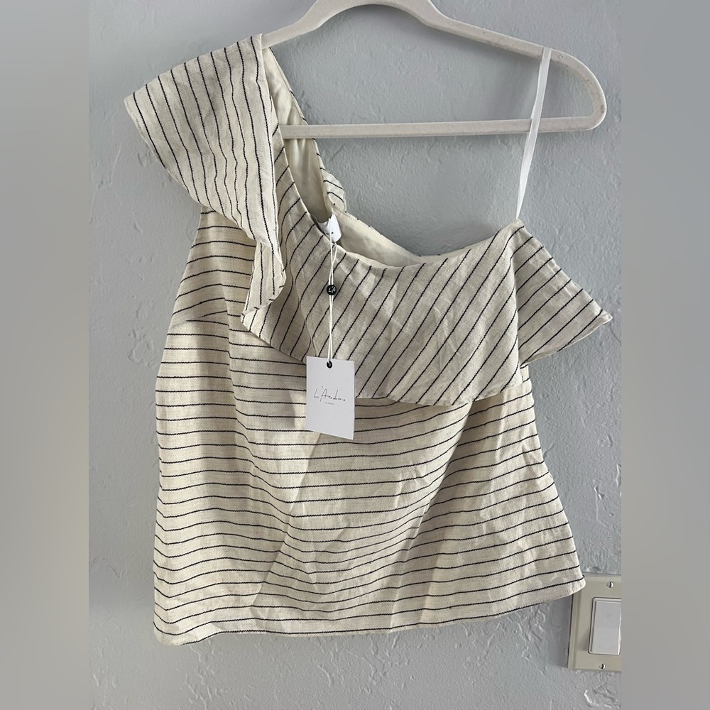 One shoulder top